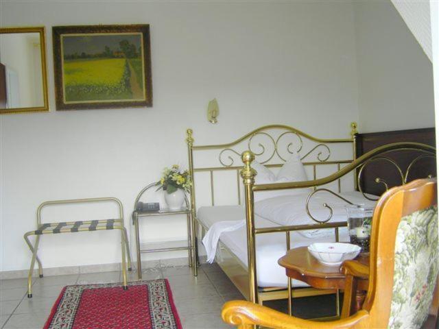 Haus Mooren, Hotel Garni Дюссельдорф Екстер'єр фото