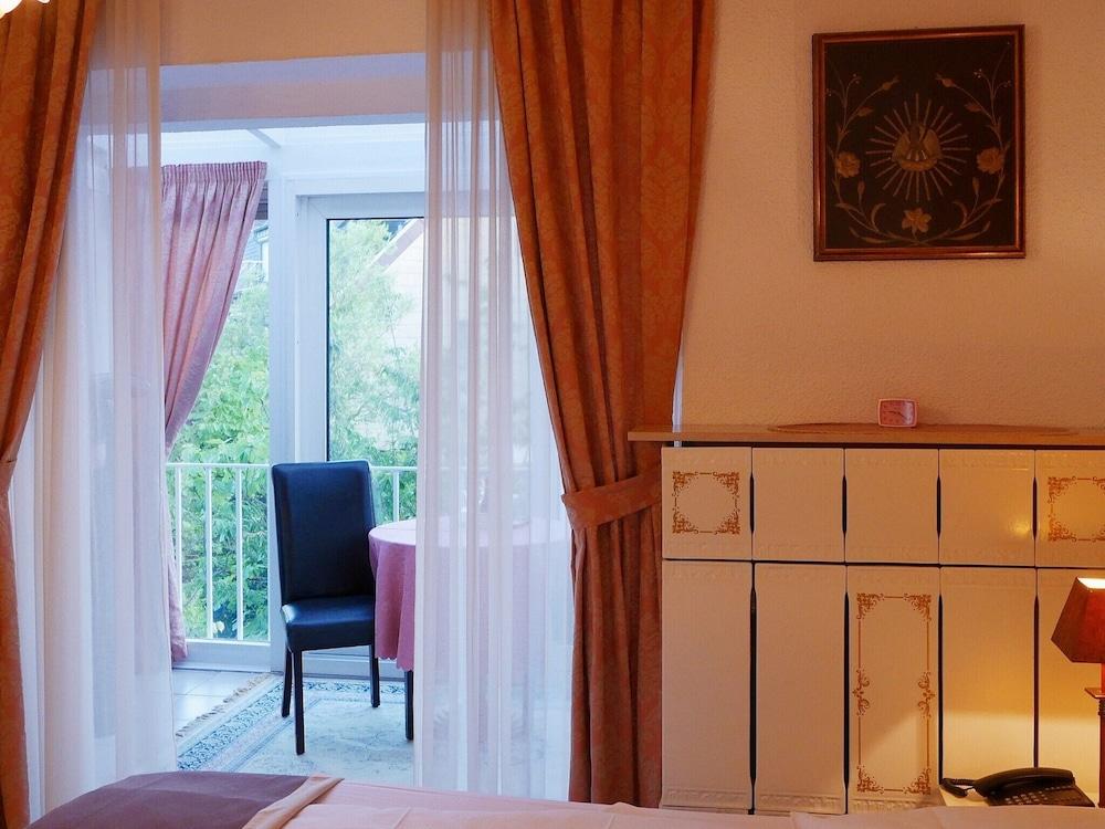 Haus Mooren, Hotel Garni Дюссельдорф Екстер'єр фото